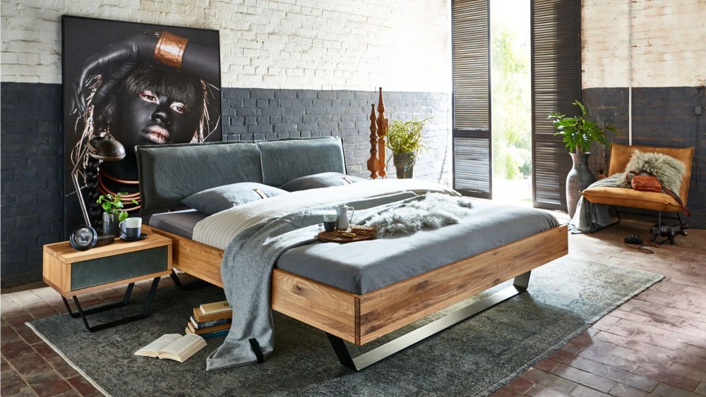Featured image of post Massivholz Bett Mit Gepolstertem Kopfteil Wichtiges augenmerk sollte auf lattenrost und matratze gelegt werden
